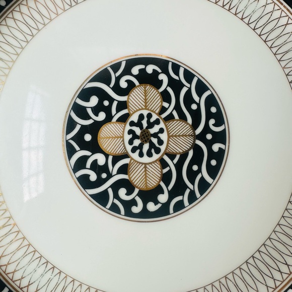 Royal Tapestry 10” plates. Gold, black, and white. - Picture 4 of 6